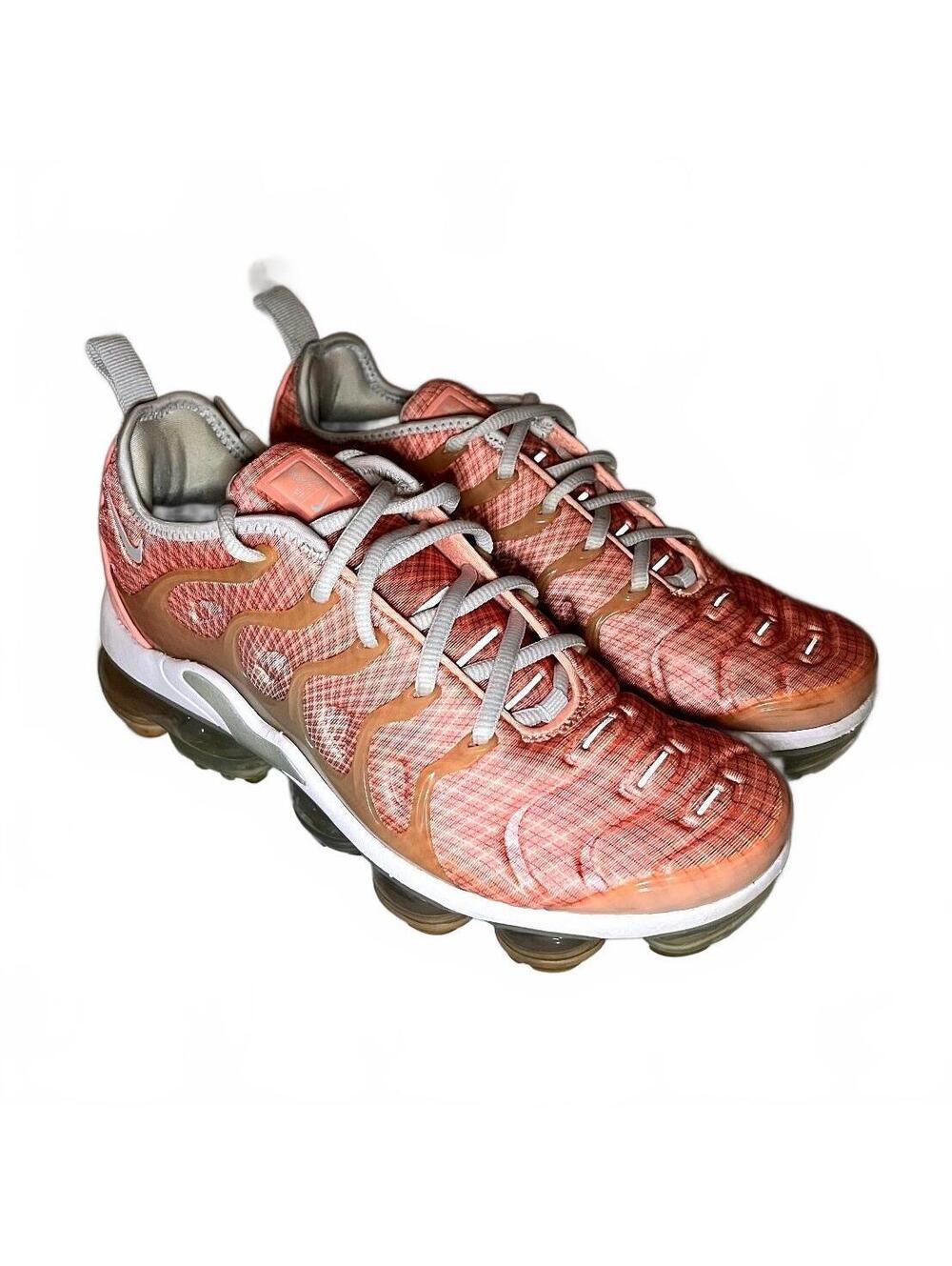 Nike Air VaporMax Plus Bleached Coral Pink Sneakers Women’s 8